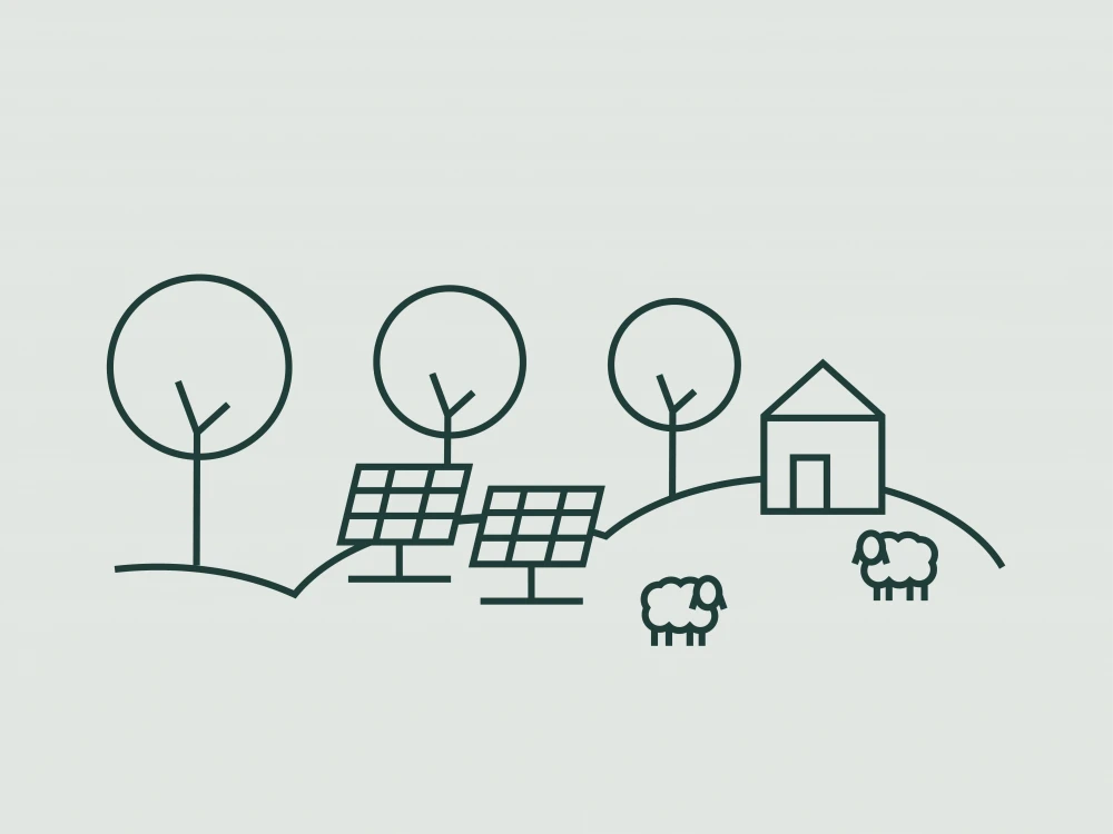 Einfache Strichzeichnung einer ländlichen Szene mit Solarpanelen, einem Haus, Bäumen und Schafen