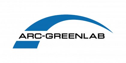Logo von ARC-Greenlab mit blauem Bogen über dem Schriftzug